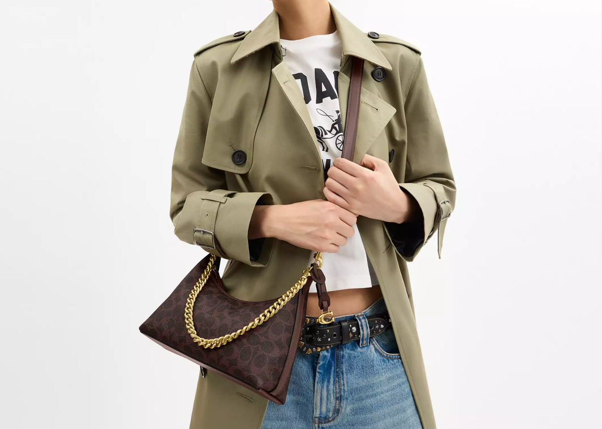 Davenzarry | Coach Juliet Shoulder Bag 25 In Signature Canvas Brass/Maple | View 3