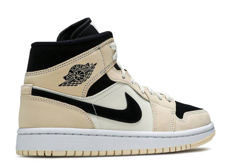 Davenzarry | Women's Air Jordan 1 Mid ‘Barely Orange’ | View 3