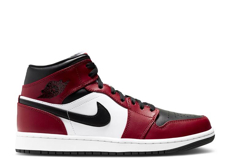 Davenzarry | Air Jordan 1 Mid 'Chicago Black Toe' | View 1