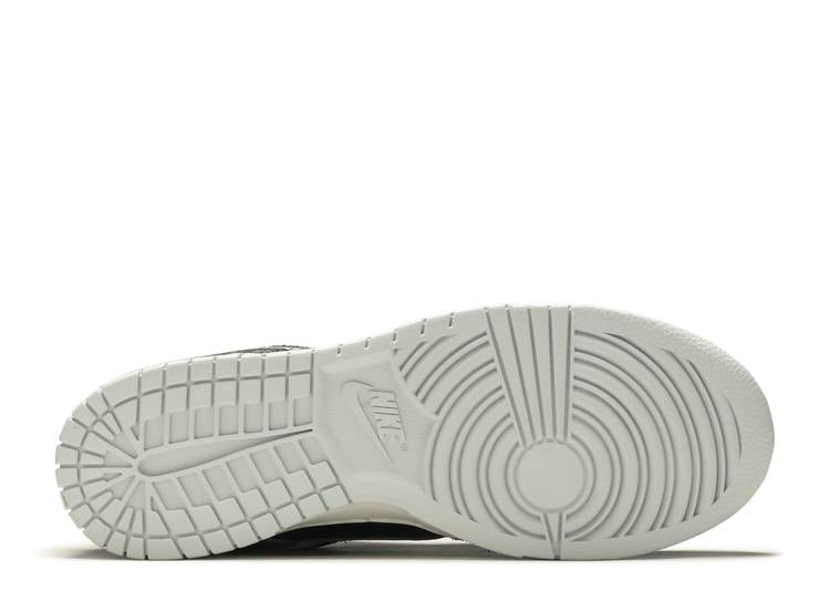 Davenzarry | Dunk Low Premium 'Animal Pack - Zebra' | View 4