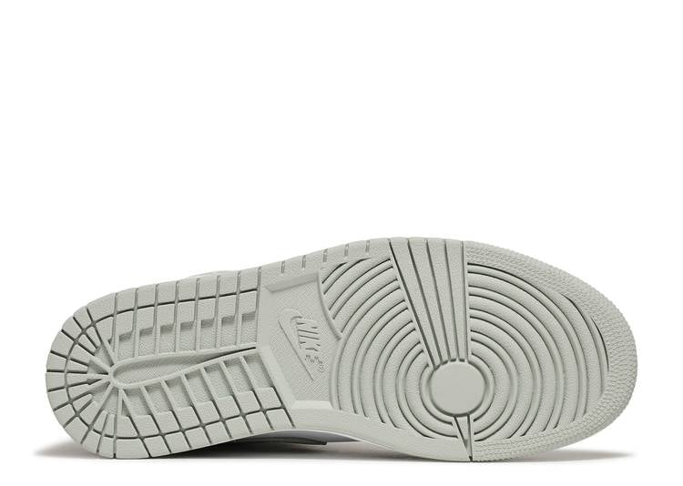 Davenzarry | Women's Air Jordan 1 Retro High OG 'Seafoam' | View 4