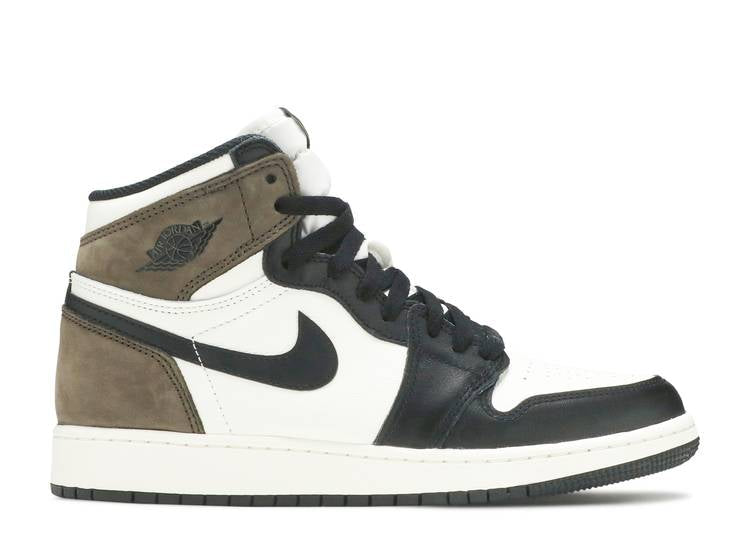 Davenzarry | Air Jordan 1 Retro High OG 'Dark Mocha' | View 1