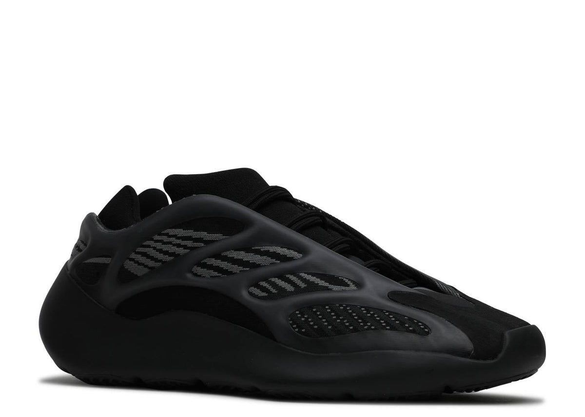 Davenzarry | Yeezy 700 V3 'Alvah' | View 2
