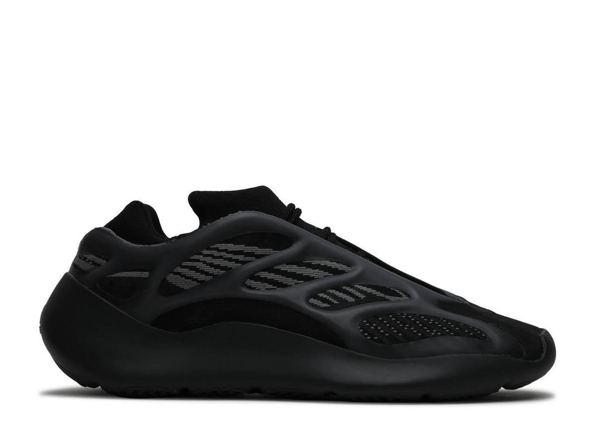 Davenzarry | Yeezy 700 V3 'Alvah' | View 1