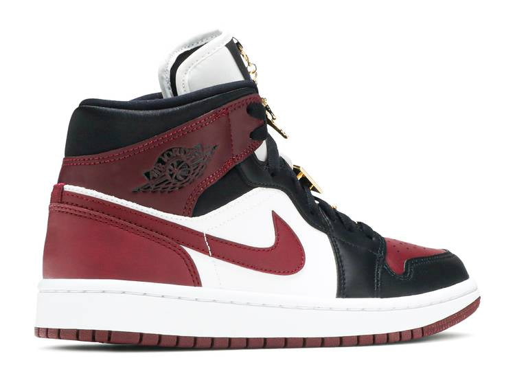 Davenzarry | Women's Air Jordan 1 Mid SE 'Gold Pendants' | View 2