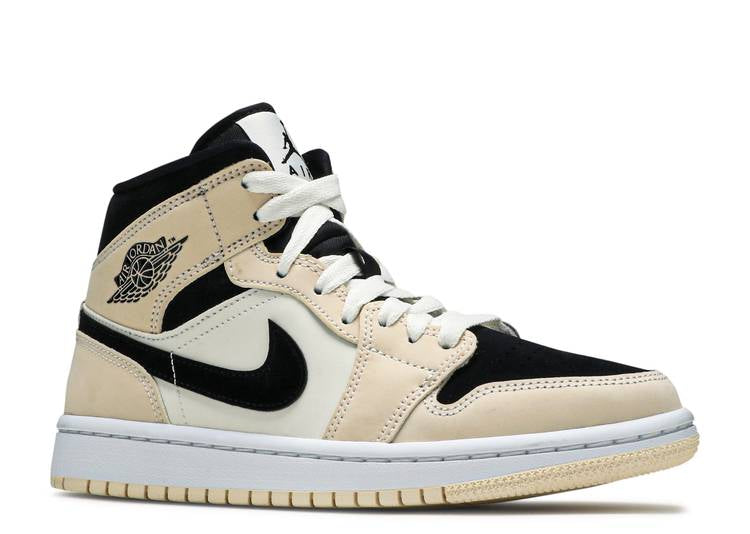 Davenzarry | Women's Air Jordan 1 Mid ‘Barely Orange’ | View 2