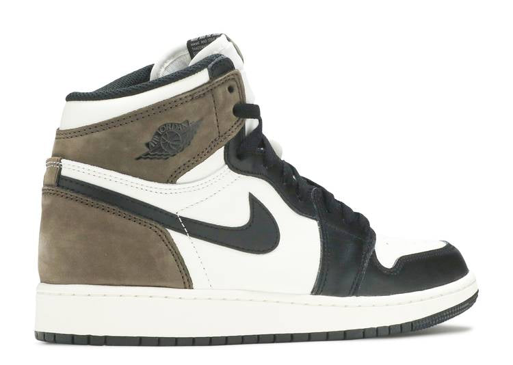 Davenzarry | Air Jordan 1 Retro High OG 'Dark Mocha' | View 3