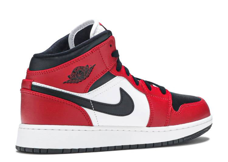 Davenzarry - Air Jordan 1 Mid 'Chicago Black Toe' - Image 3