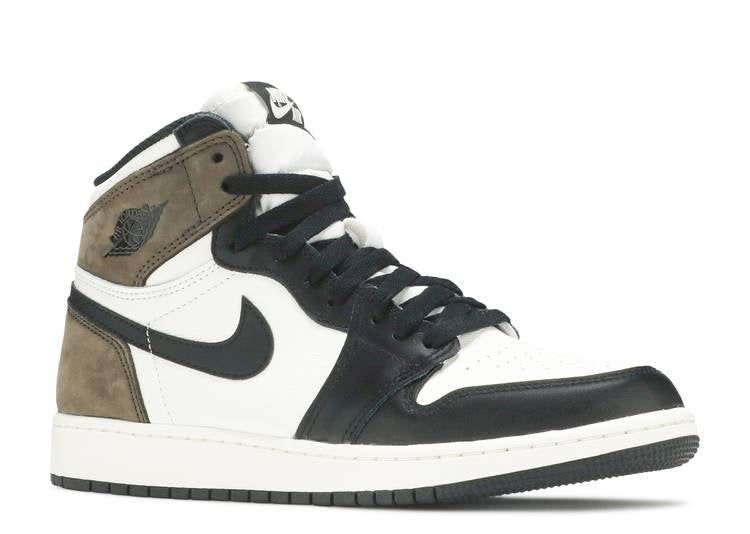 Davenzarry | Air Jordan 1 Retro High OG 'Dark Mocha' | View 2