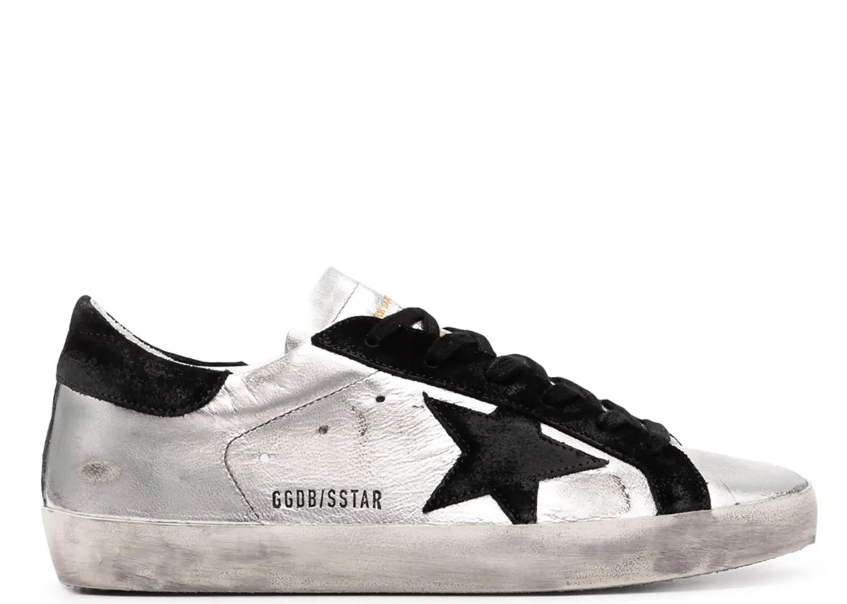 Davenzarry | Golden Goose Super-Star Leather Metallic Silver Black Star - Women's | View 1