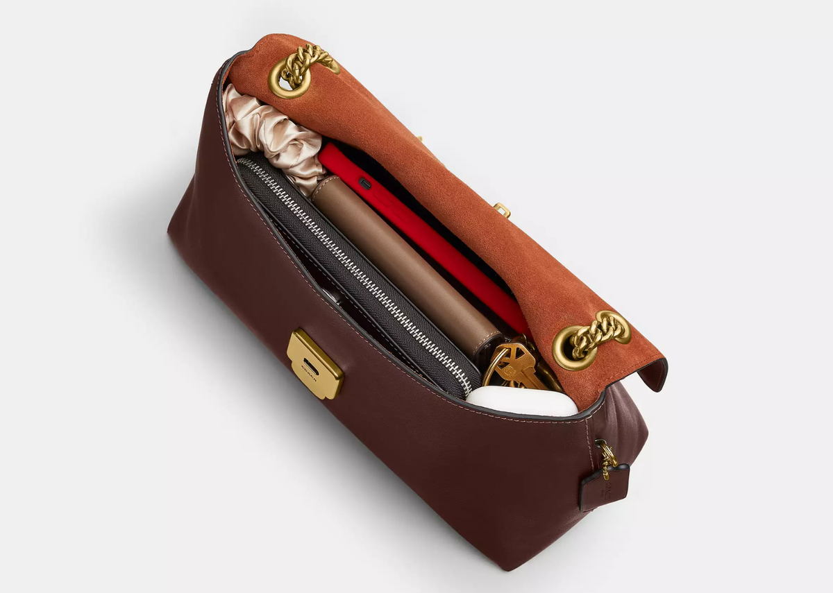 Davenzarry | Coach Chelsea Shoulder Bag 30 With Chain Brass/Maple | View 3