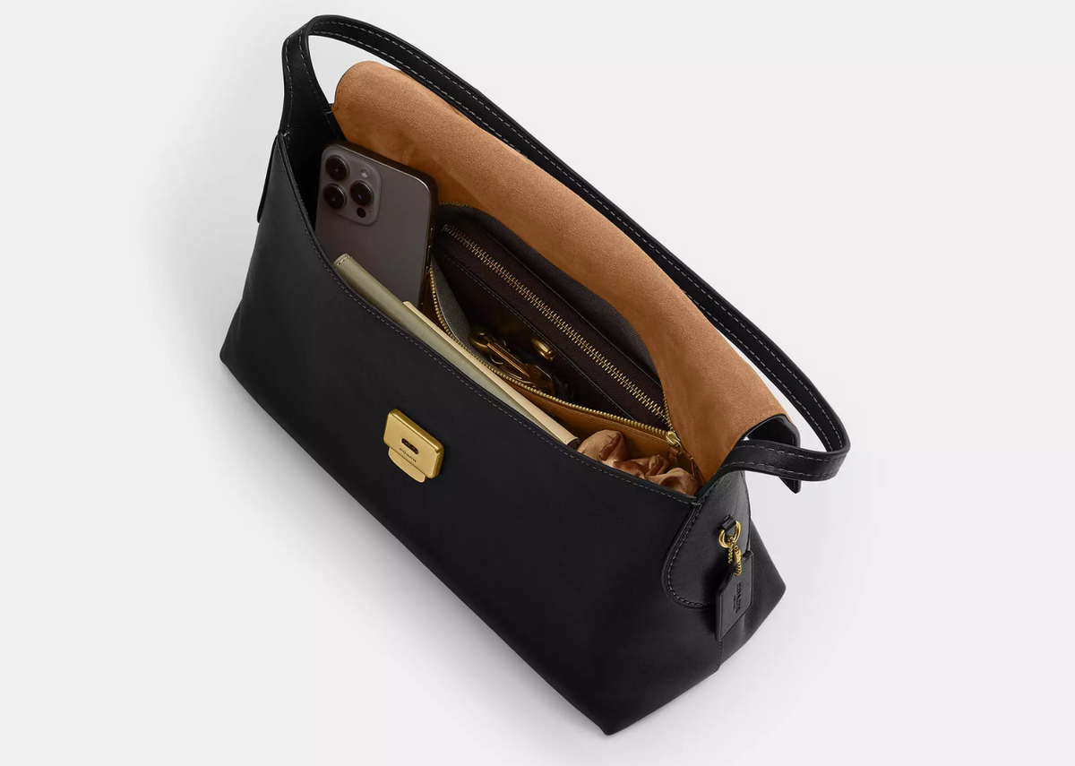 Davenzarry | Coach Chelsea Shoulder Bag 36 Brass/Black | View 3