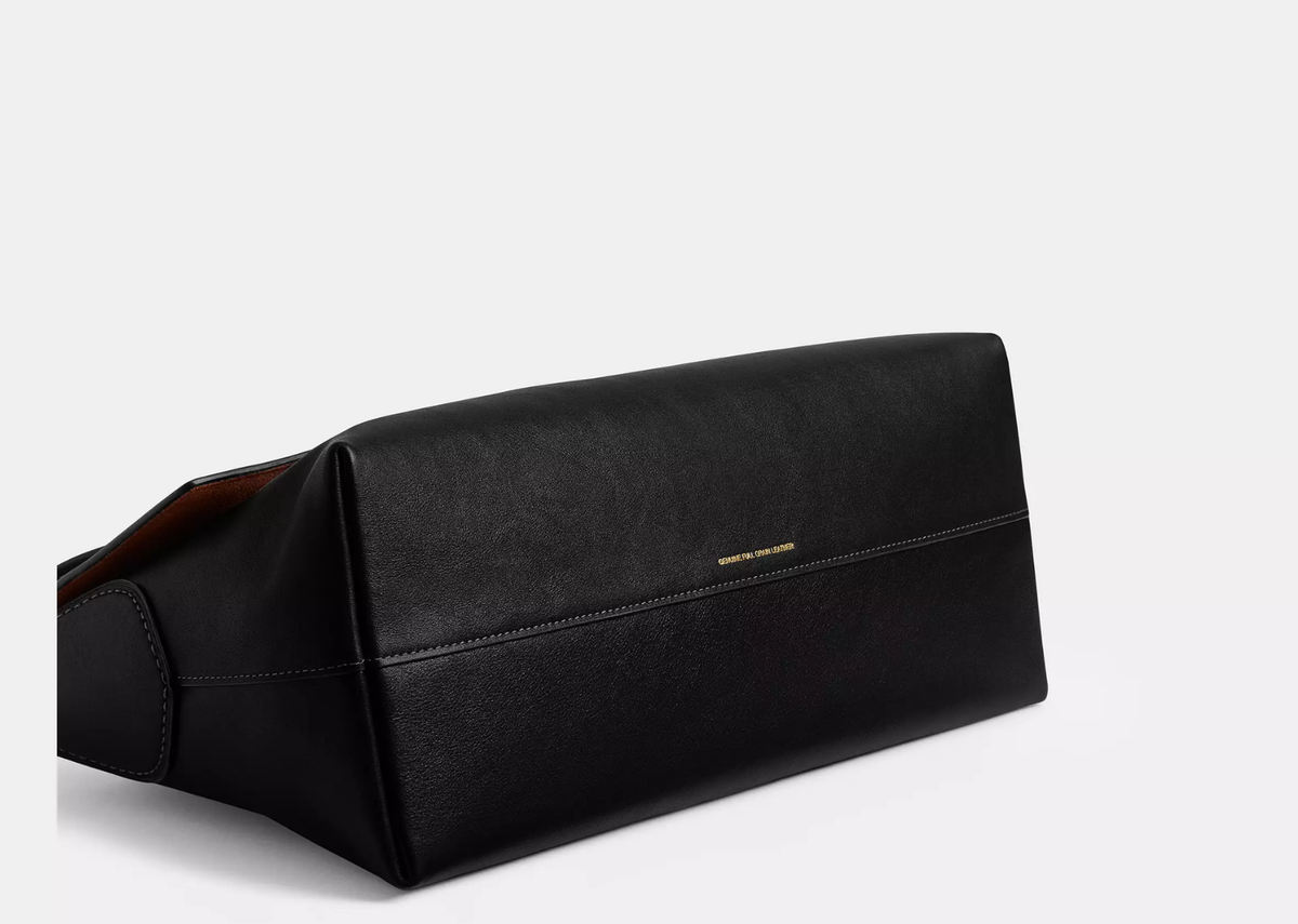 Davenzarry | Coach Chelsea Shoulder Bag 36 Brass/Black | View 4