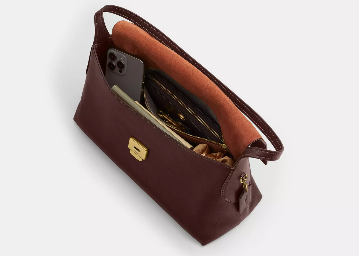 Davenzarry | Coach Chelsea Shoulder Bag 36 Brass/Maple | View 3