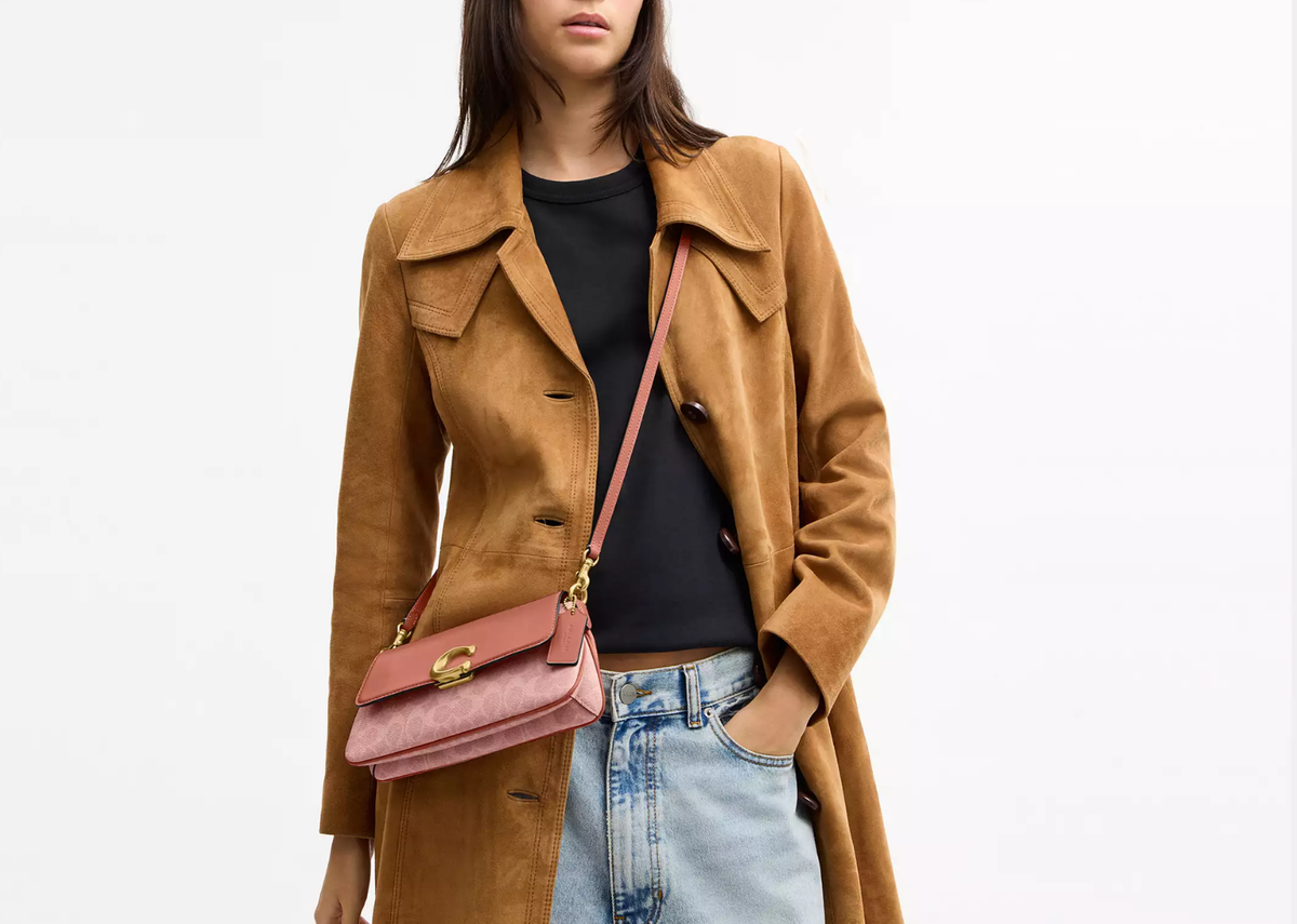 Davenzarry | Coach Jet Shoulder Bag In Signature Canvas Brass/Khaki Saddle | View 3