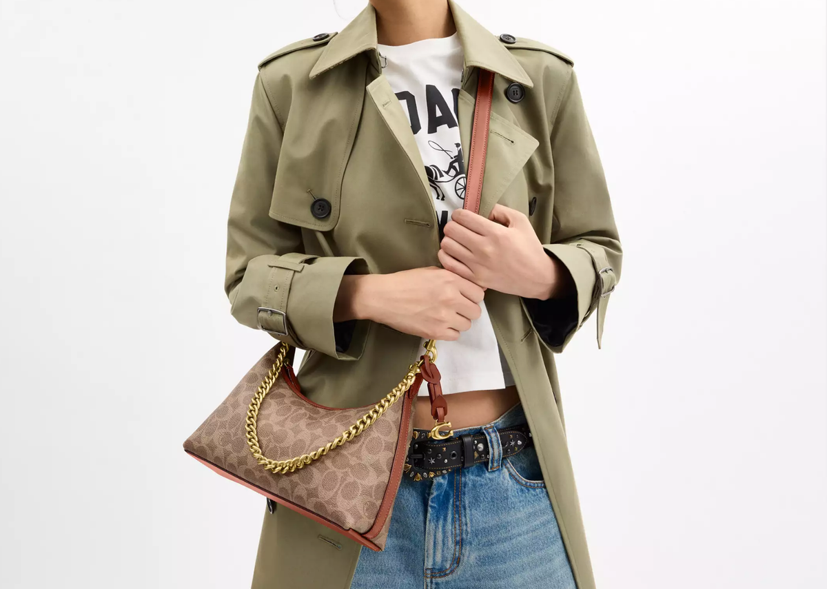 Davenzarry | Coach Juliet Shoulder Bag 25 In Signature Canvas Brass/Tan Caramel | View 3