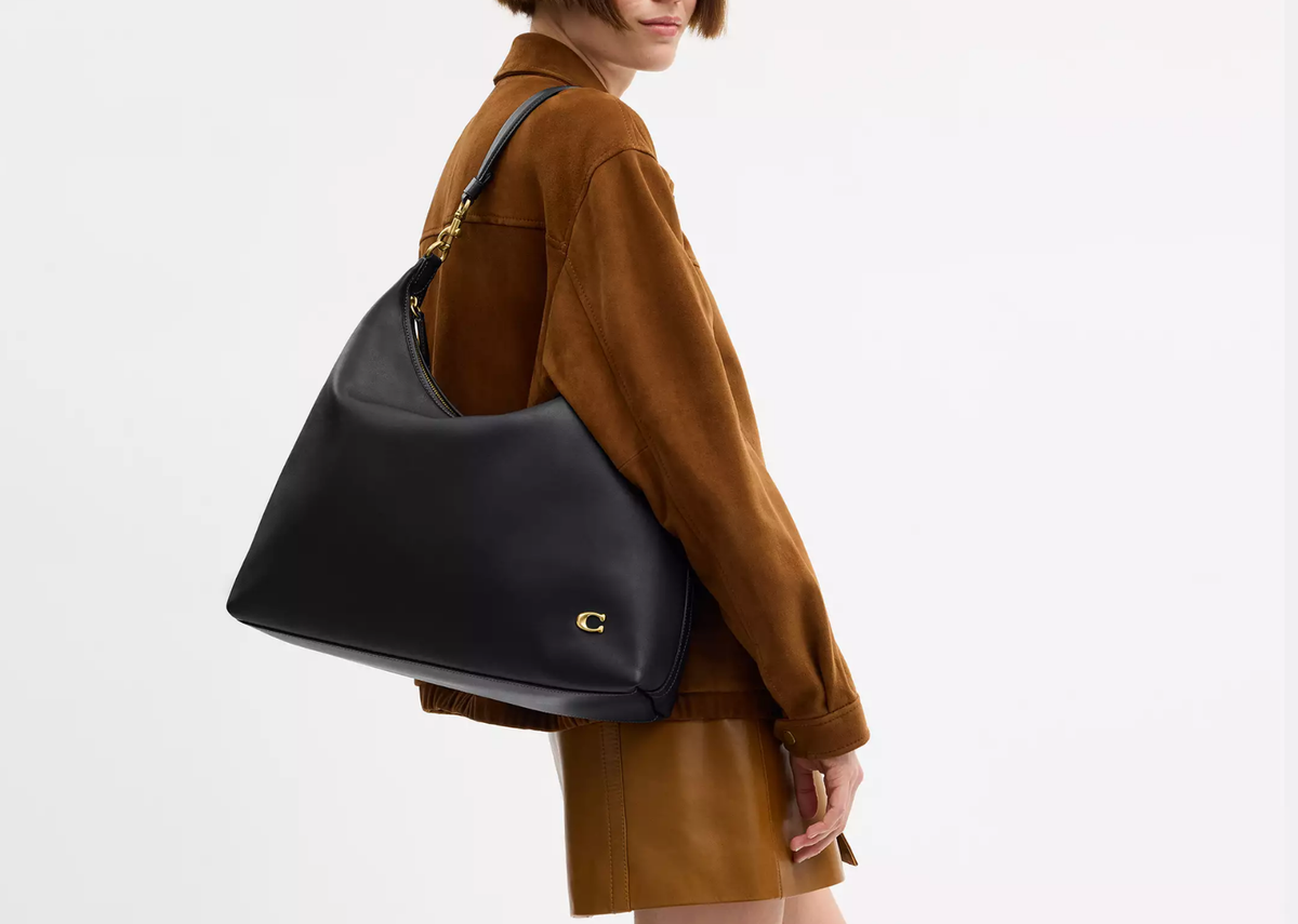 Davenzarry | Coach Juliet Shoulder Bag 38 Brass/Black | View 3