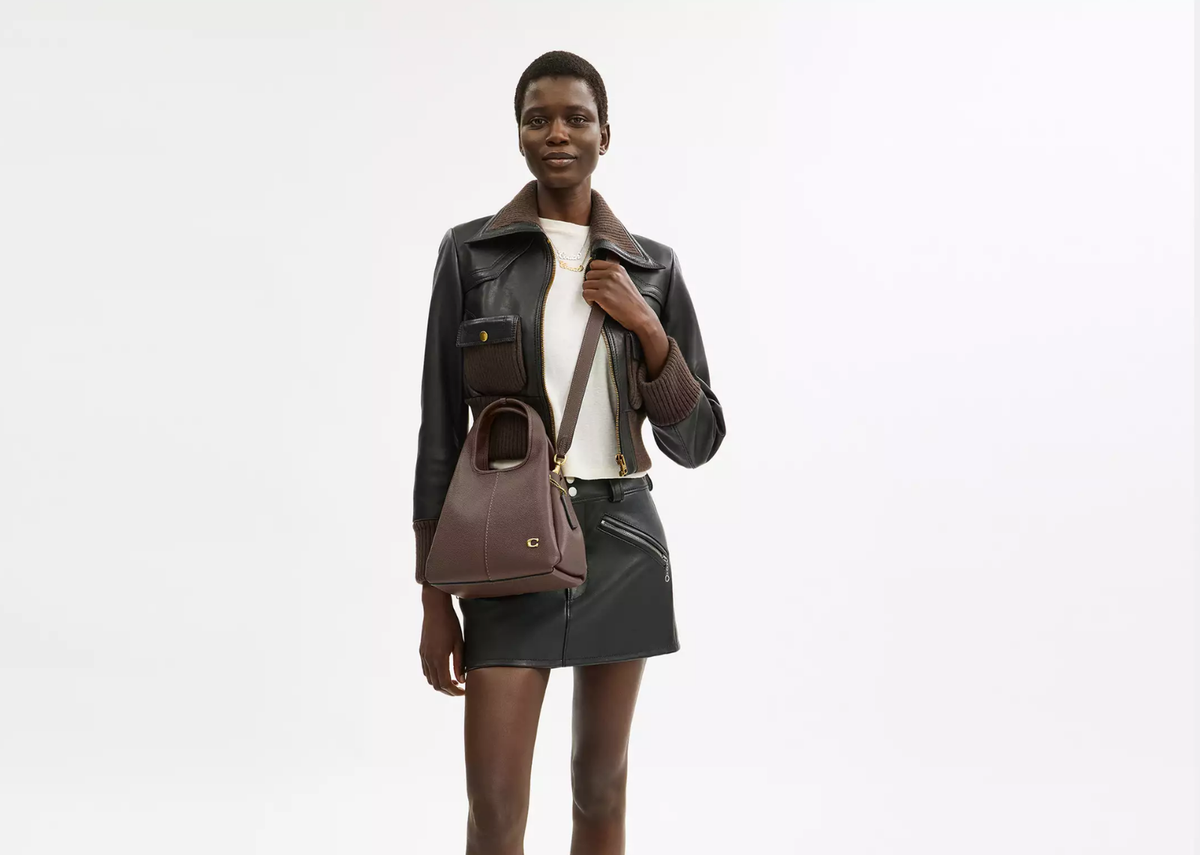 Davenzarry | Coach Lana Shoulder Bag 23 Brass/Dark Stone | View 3