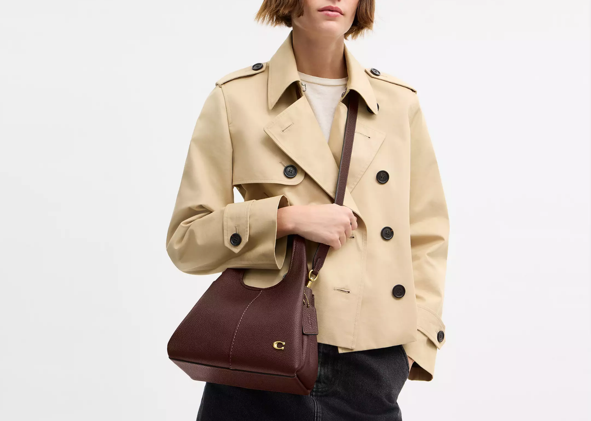 Davenzarry | Coach Lana Shoulder Bag 23 Brass/Maple | View 3