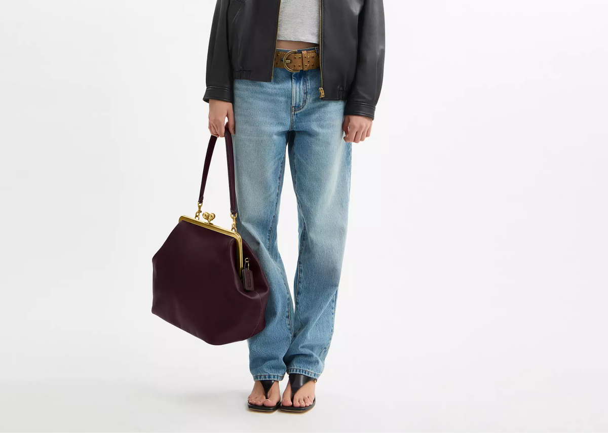 Davenzarry | Coach Large Kisslock Frame Bag Brass/Black Currant | View 3