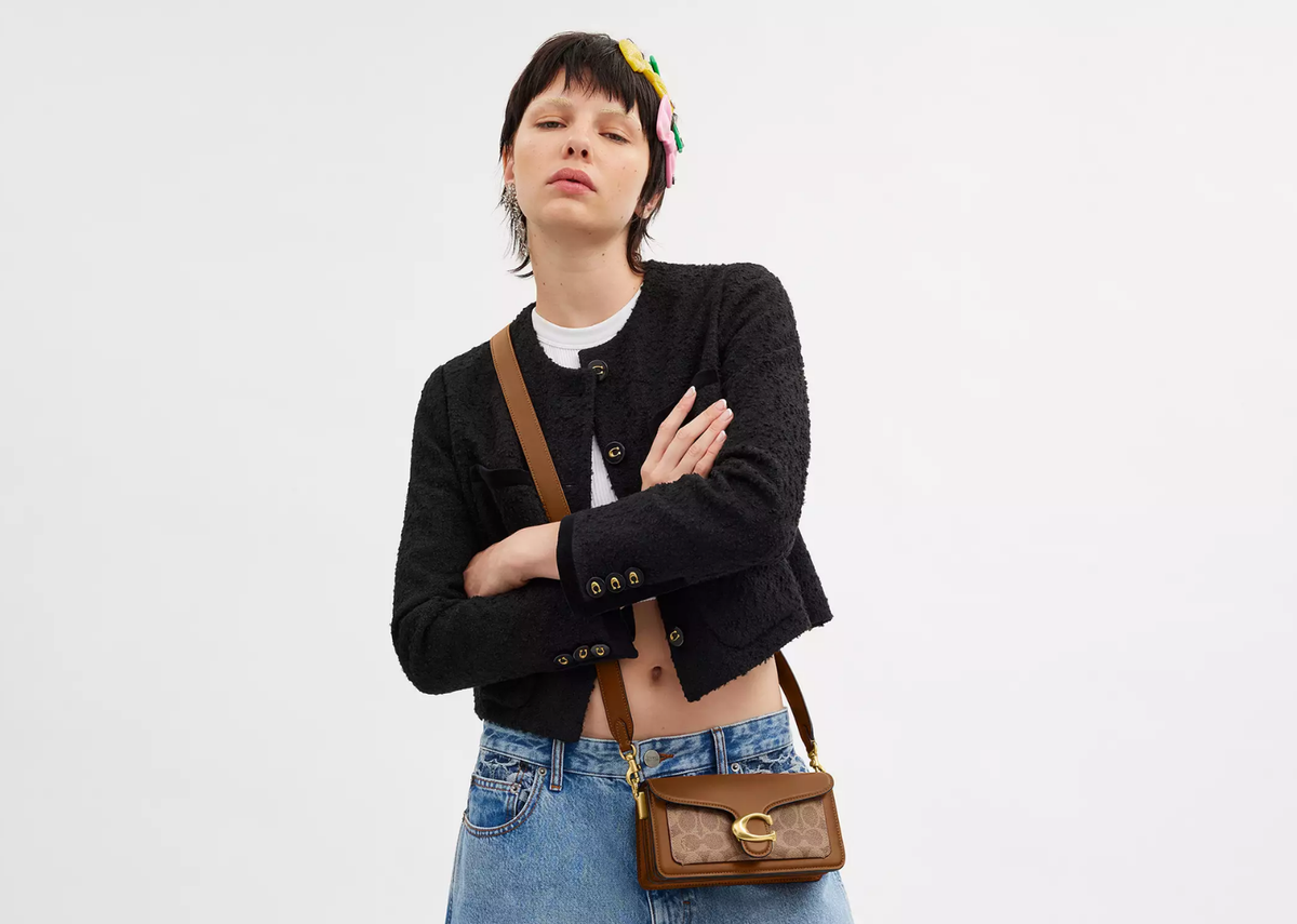 Davenzarry | Coach Tabby Shoulder Bag 20 In Signature Canvas Brass/Tan Brown | View 3