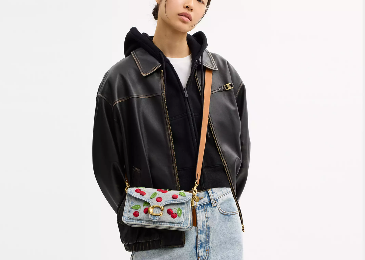 Davenzarry | Coach Tabby Shoulder Bag 20 With Cherry Embroidery Brass/Denim | View 3