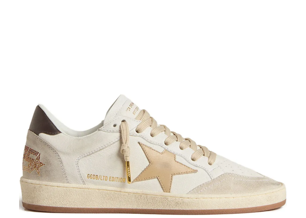 Davenzarry | Golden Goose Ball Star LTD Beige Star Black Heel Tab - Women's | View 1