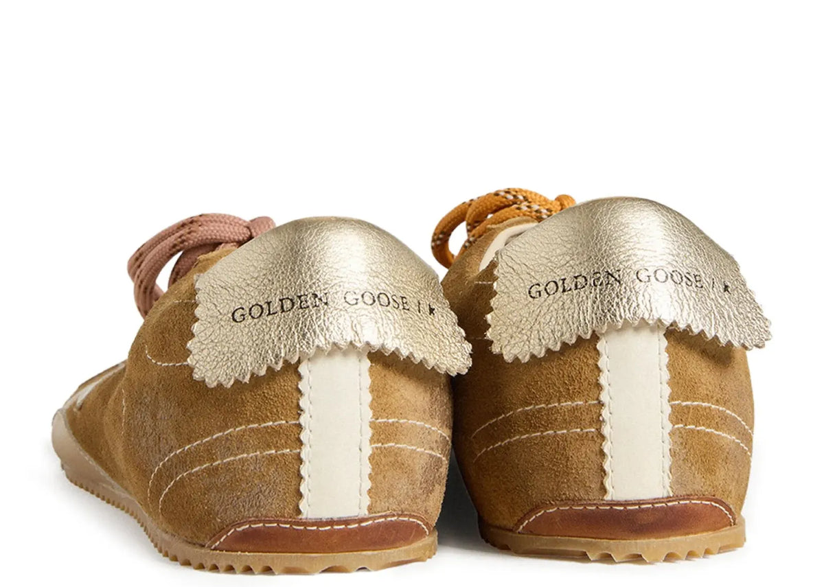 Davenzarry | Golden Goose True-Star Tobacco Suede White Star Platinum Heel - Women's | View 3